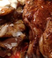 Lamskotelet met aubergine prutje