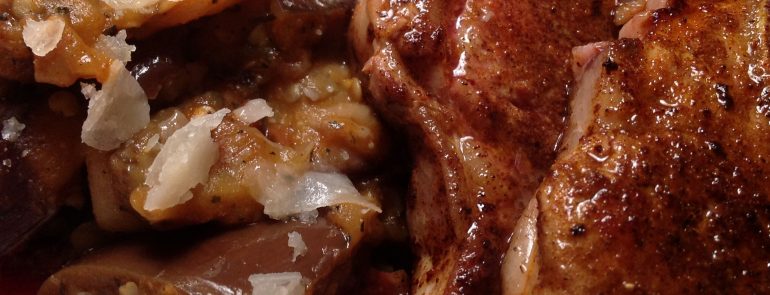 Lamskotelet met aubergine prutje
